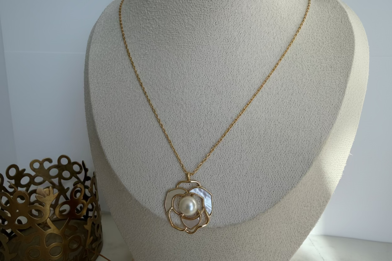 Alma Classic Pearl Pendant Necklace | Gold Plated Sterling Silver 925