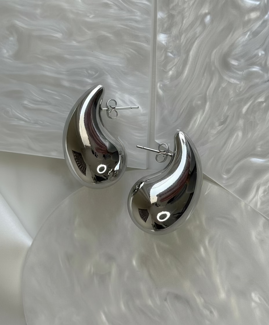 Atria Silver Teardrop Earrings | Opulent Everyday Wear