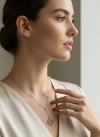 Liora Anagram Modern necklace | Premium Modern Style