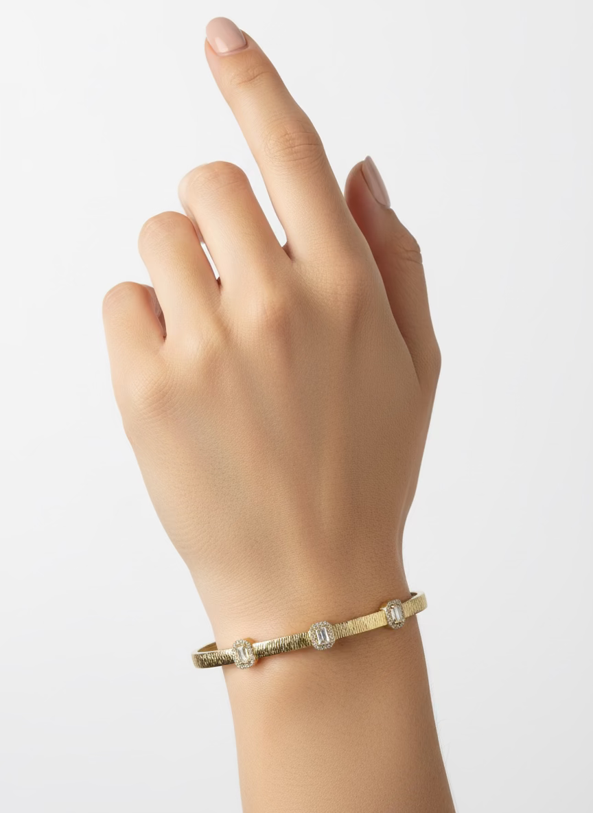 Reina Gold Open Bangle | Glam Everyday Wear
